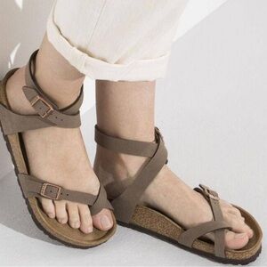 Birkenstock Yara Oiled Leather Flat Mocha